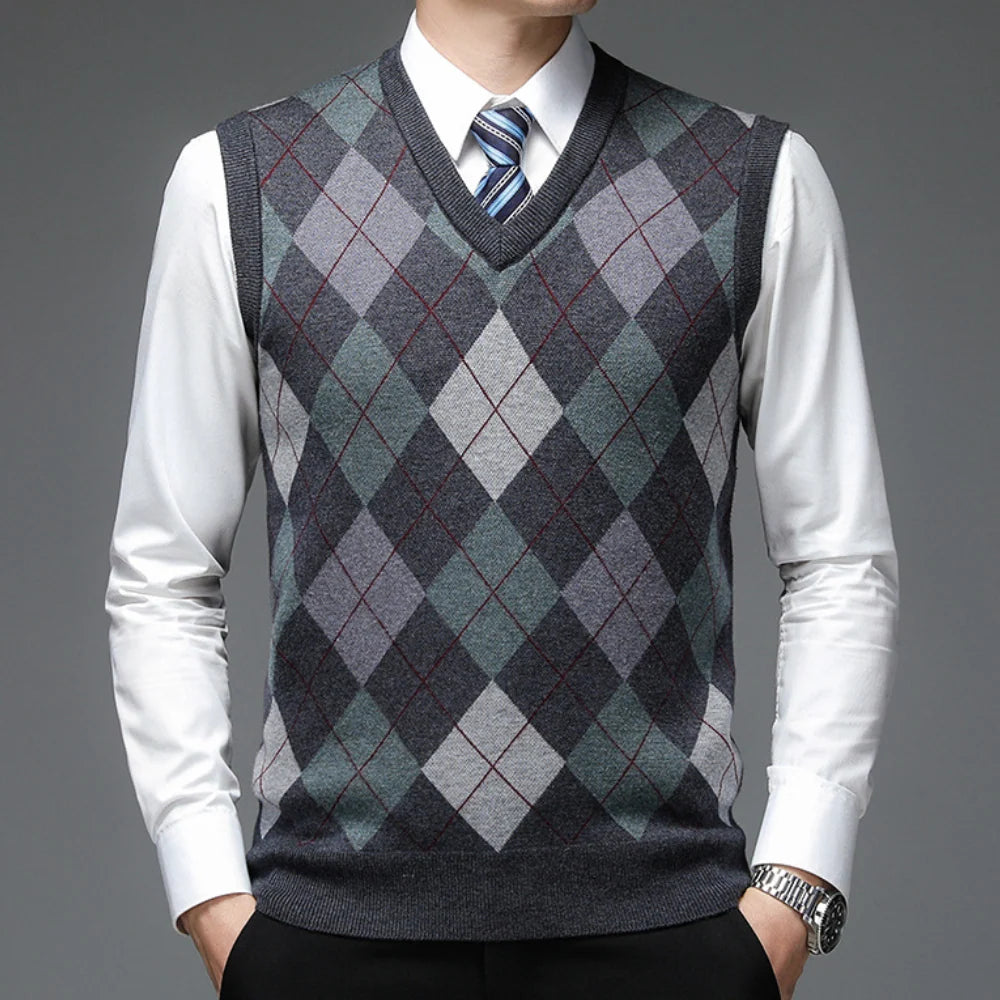 Arvid | Sleeveless knit vest with argyle pattern and V-neck