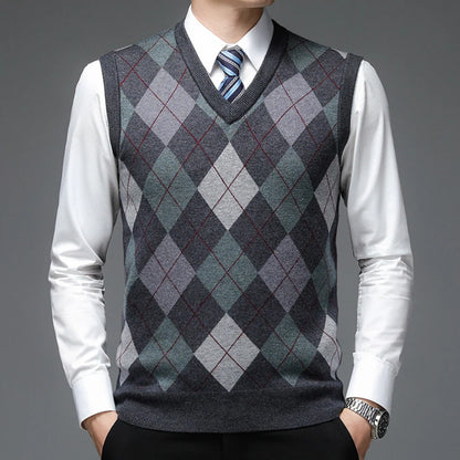 Arvid | Sleeveless knit vest with argyle pattern and V-neck