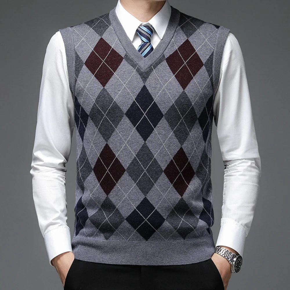 Arvid | Sleeveless knit vest with argyle pattern and V-neck