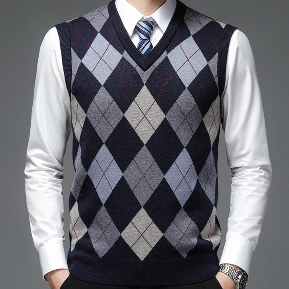 Arvid | Sleeveless knit vest with argyle pattern and V-neck