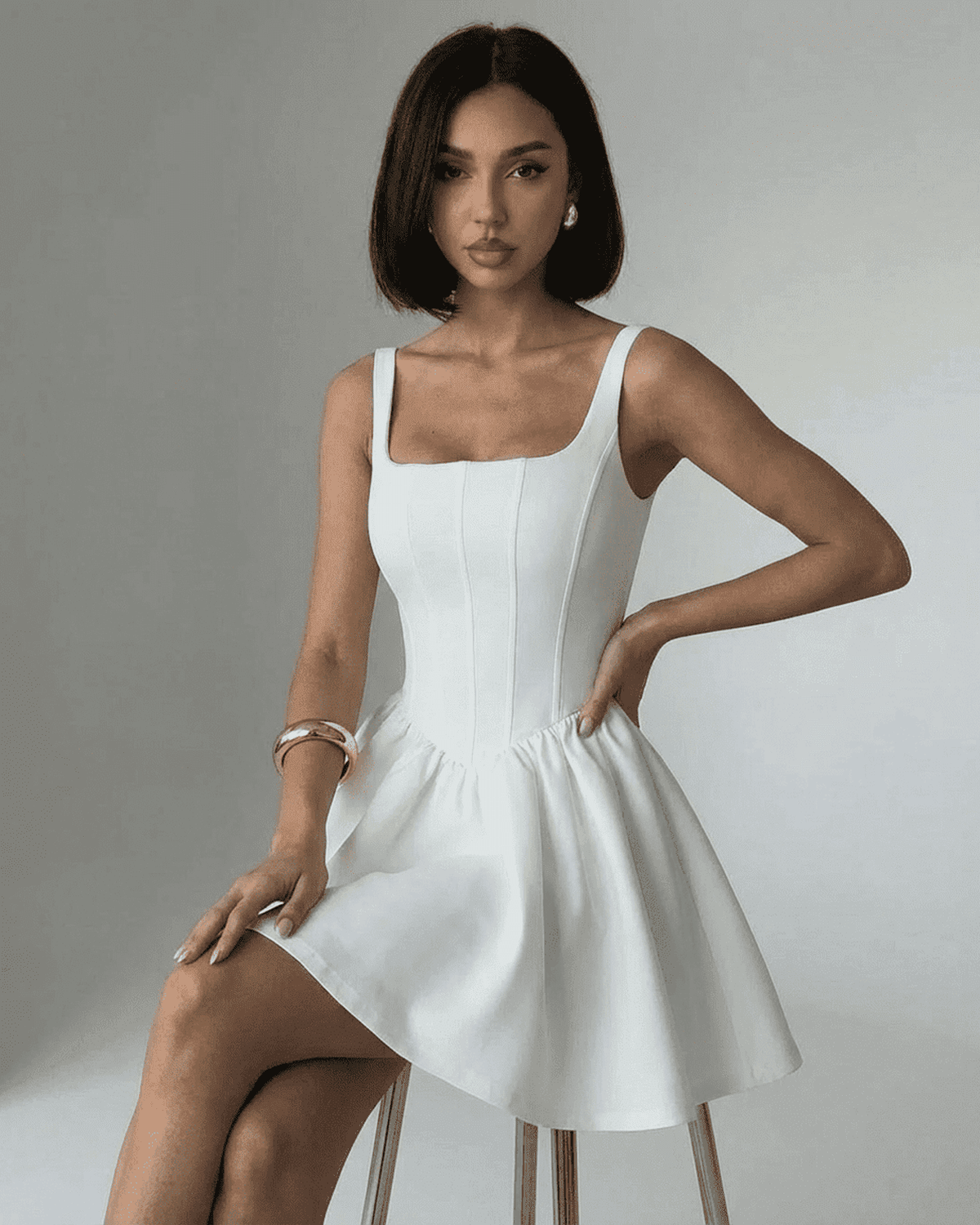 Alba Mini Kjole | Ren Hvid, Struktureret Korset Design 3