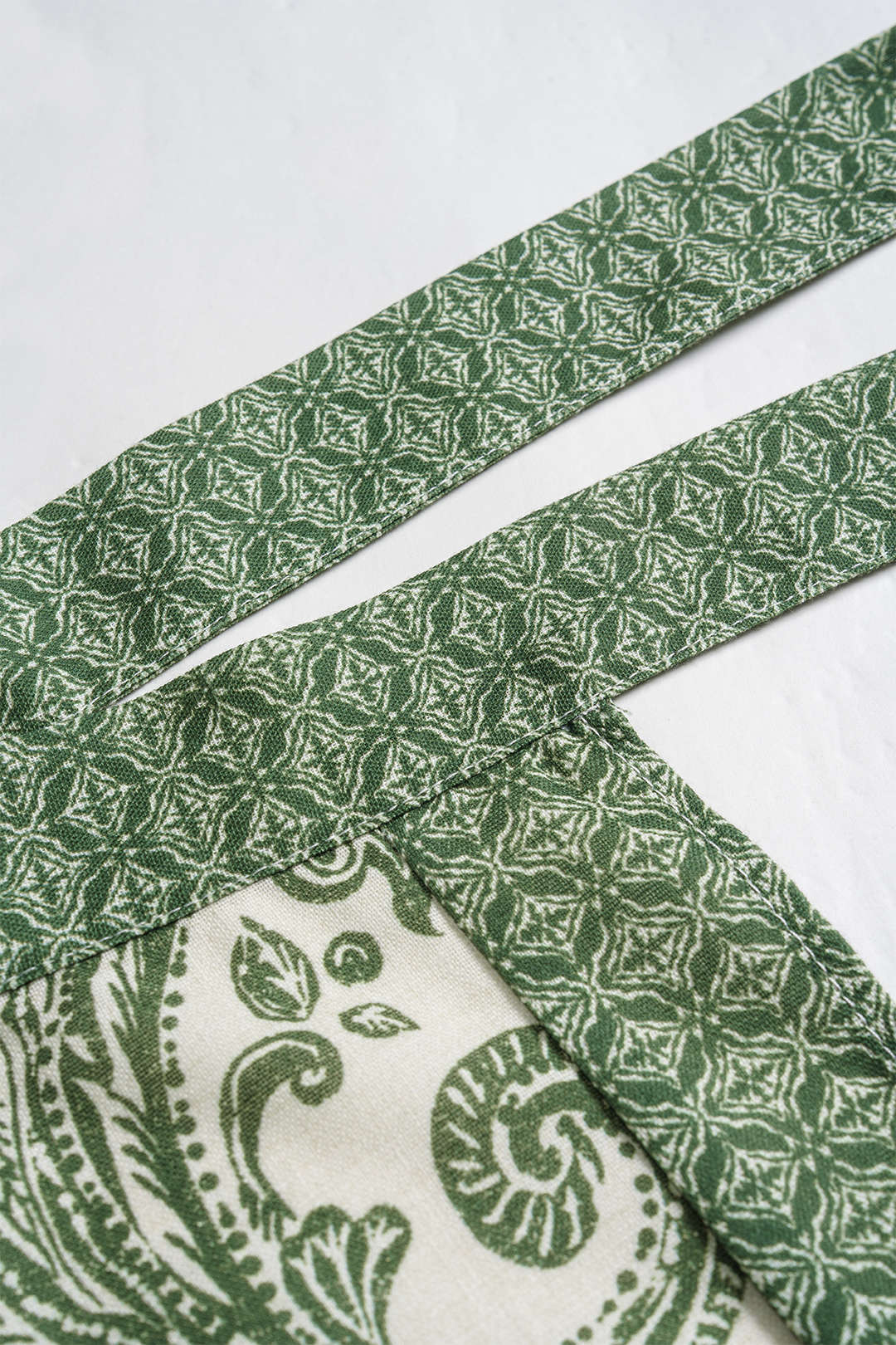Alina Maxi Nederdel | Asymmetrisk Blomsterprint, Elegant Design 2