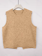 Kabelstrikket sweatervest i camel med rundt halsudskæring og diamantkabelmønster