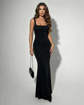 Celine Maxi Kjole | Sort Stretch Satin, Slank Fit med Glitrende Detaljer