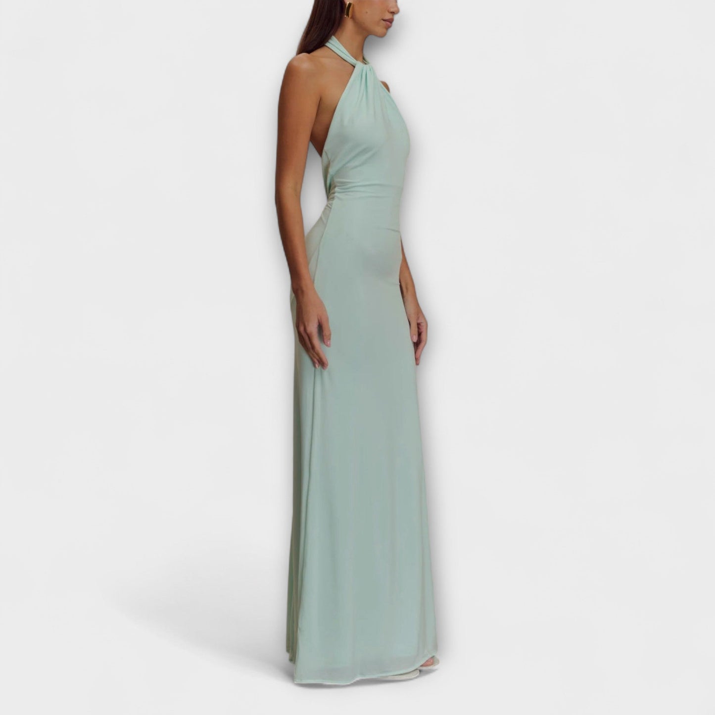 Cira Halter Maxi Kjole | Slinky Materiale, Elegant Draperet Design 2