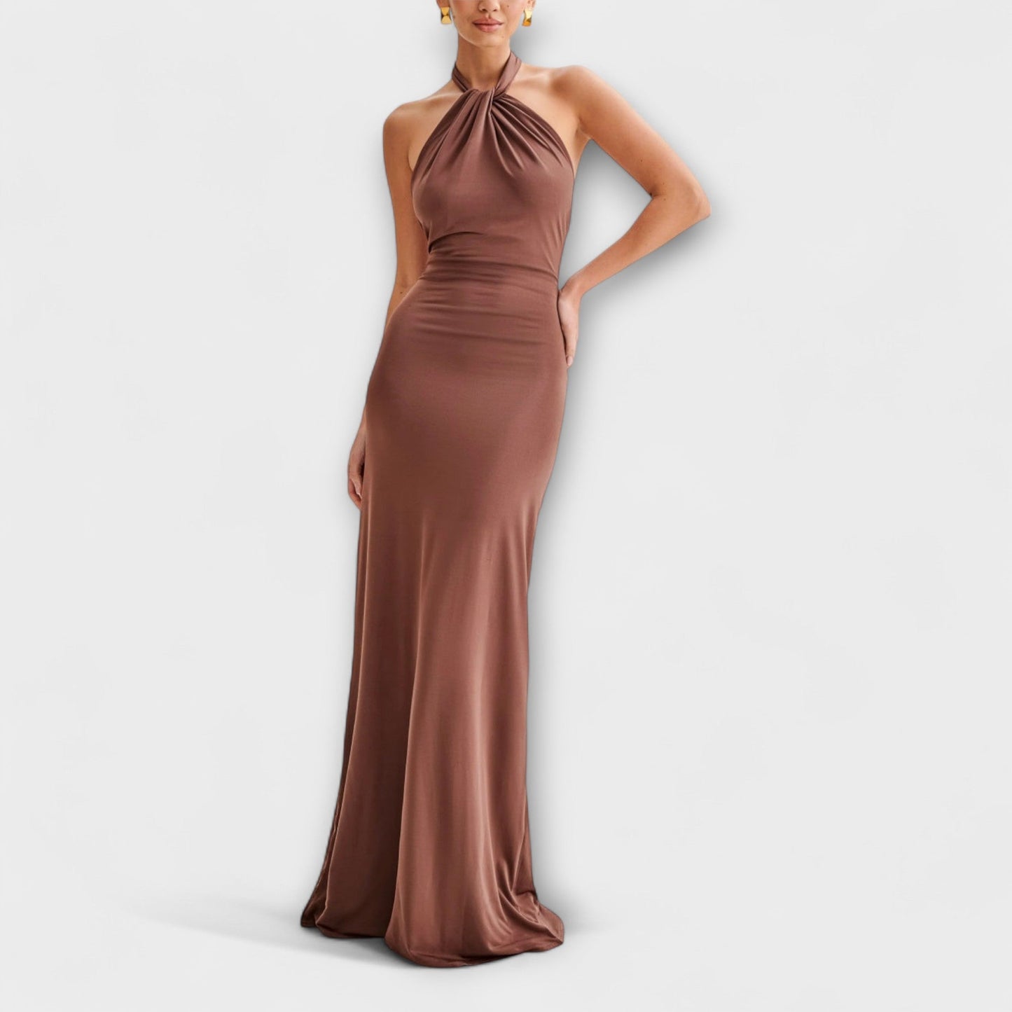 Cira Halter Maxi Kjole | Slinky Materiale, Elegant Draperet Design 5