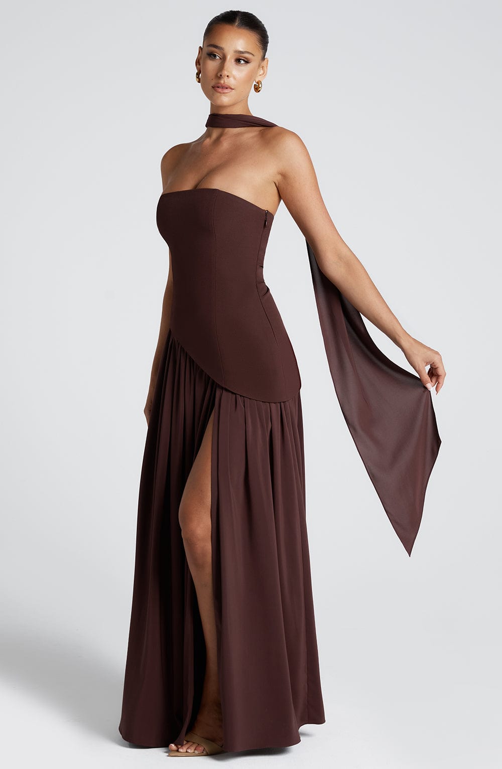Dalia Maxikjole | Stropløs med Bandeau Top og Asymmetrisk Slids 6