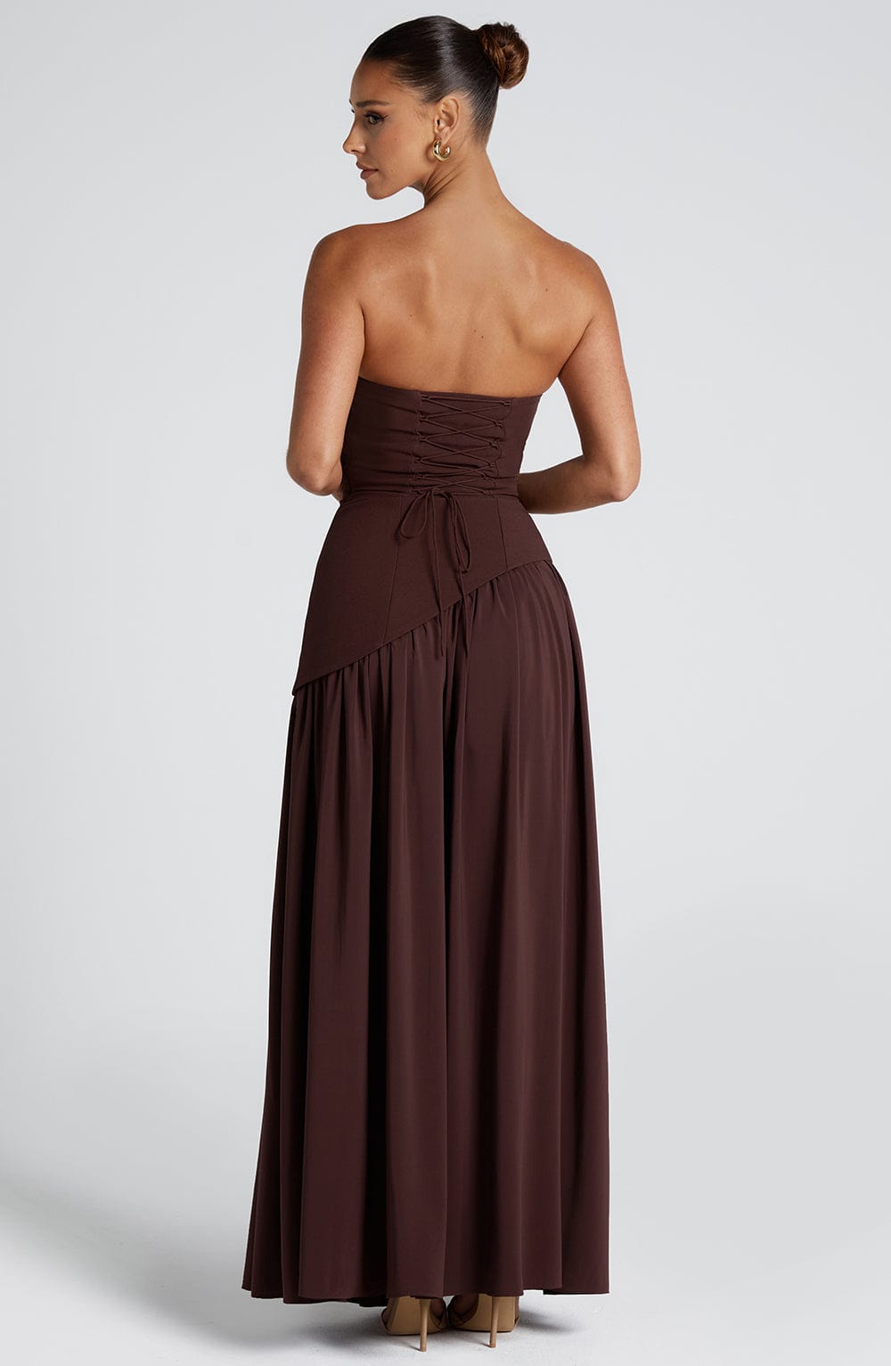 Dalia Maxikjole | Stropløs med Bandeau Top og Asymmetrisk Slids 8