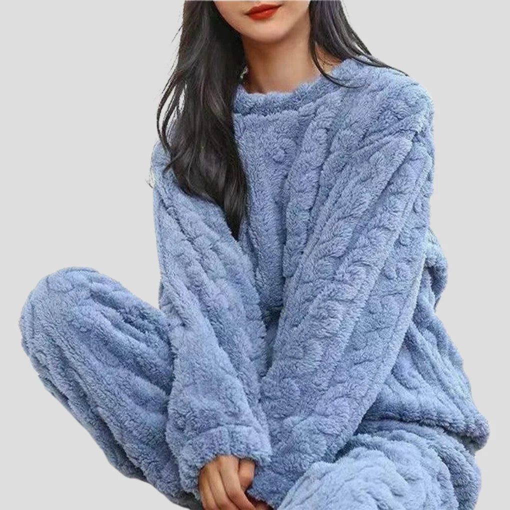 Blåt to-delt sæt i teddyfleece: rund hals-sweater med brede, løse bukseben.