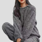Mørkegråt to-delt teddyfleece-sæt: rund hals sweater og brede bukseben.