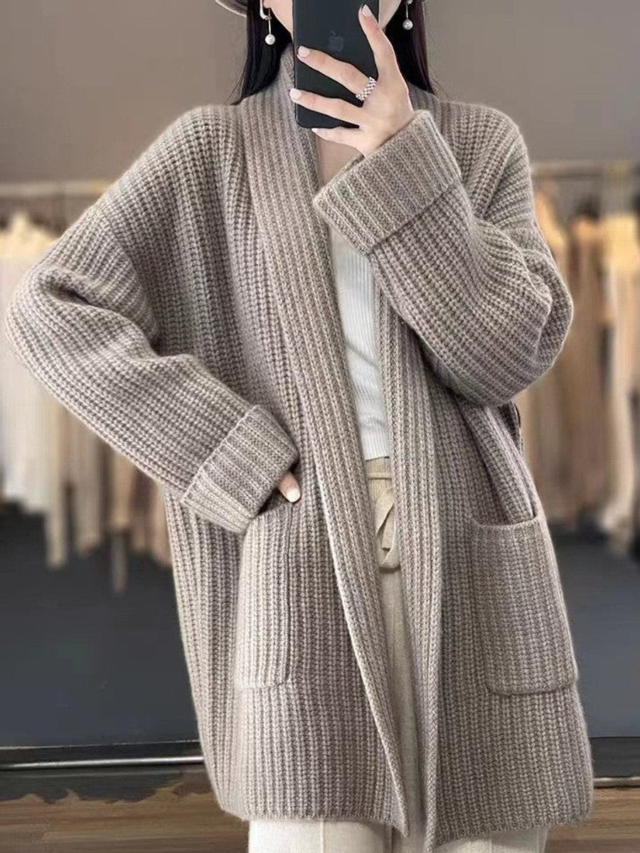 Freja Oversize Cardigan Dame | Strikket, Løst Snit, Lommer 4