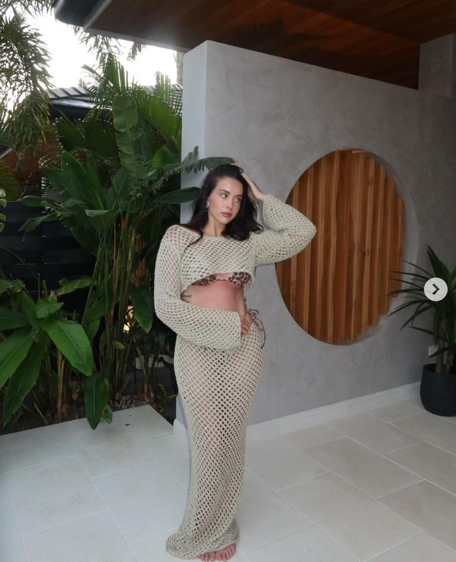 Hanna Hæklet Sæt | Langærmet Cropped Top og Gennemsigtig Maxi-Nederdel 1