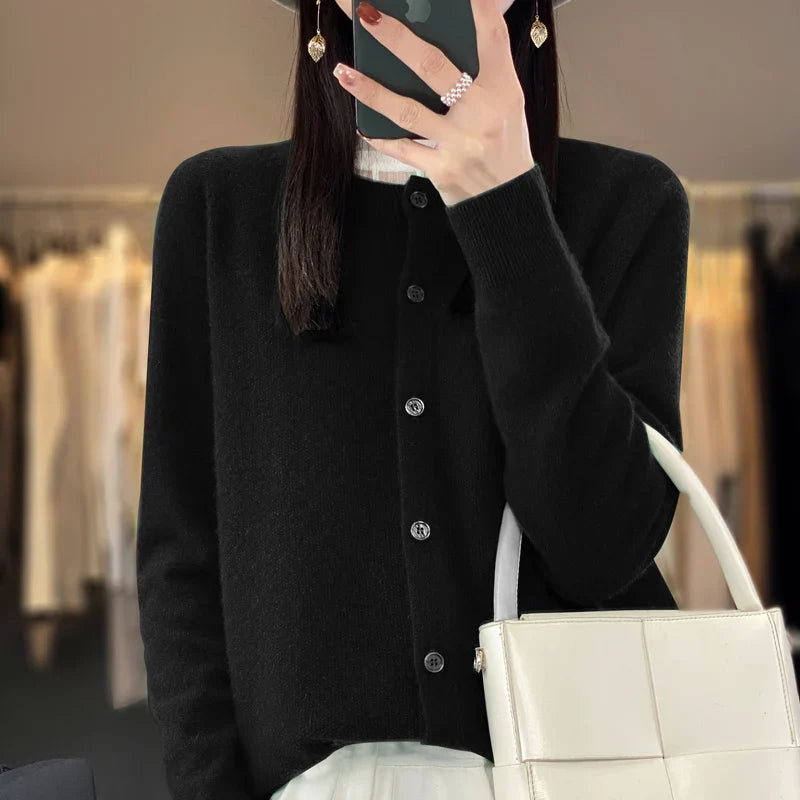 Helle Cardigan | Rund Hals, Tættsiddende Snit 8