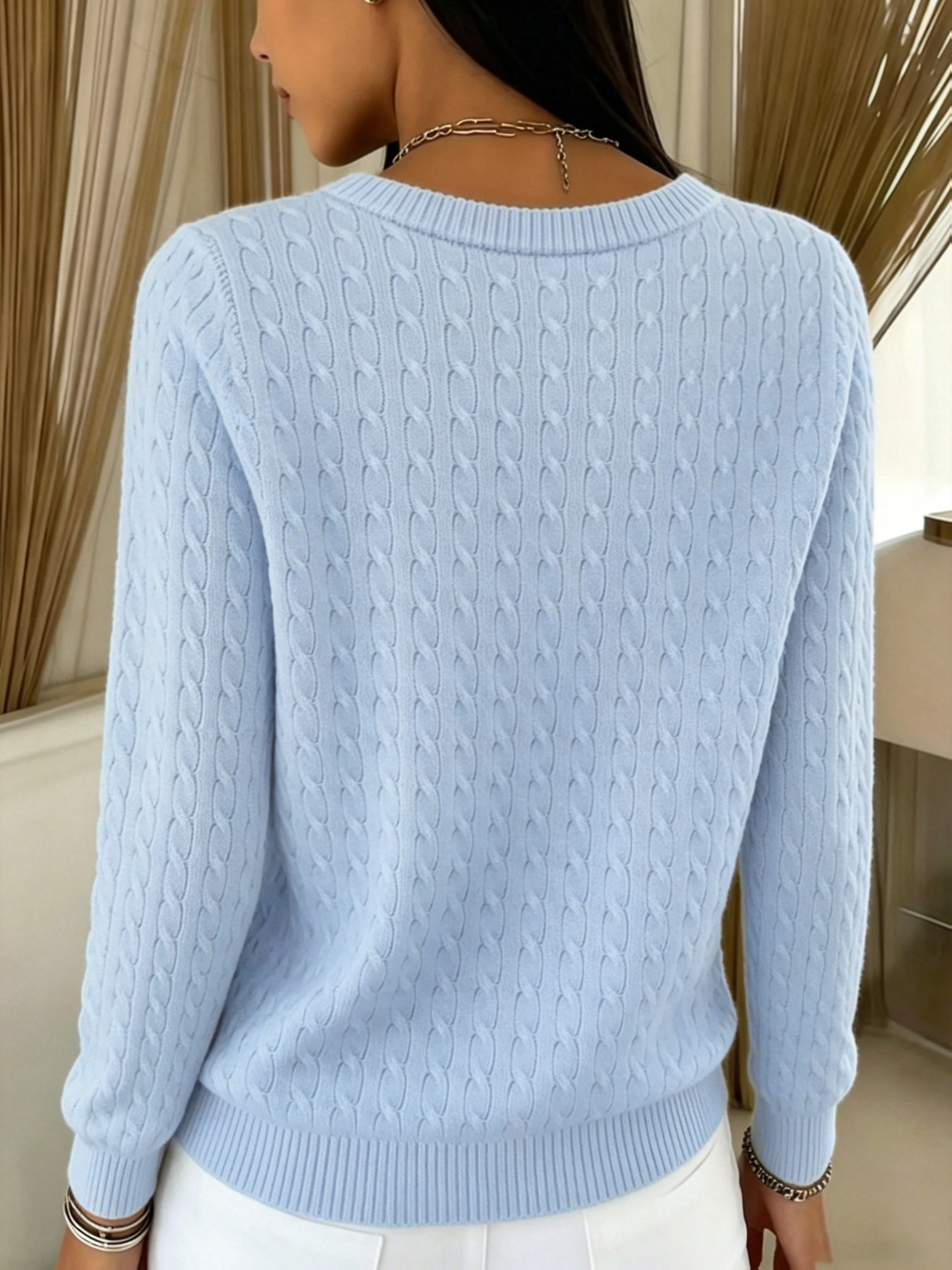 Hera Cardigan Dame | Strikket med Snoninger og Knapper 4