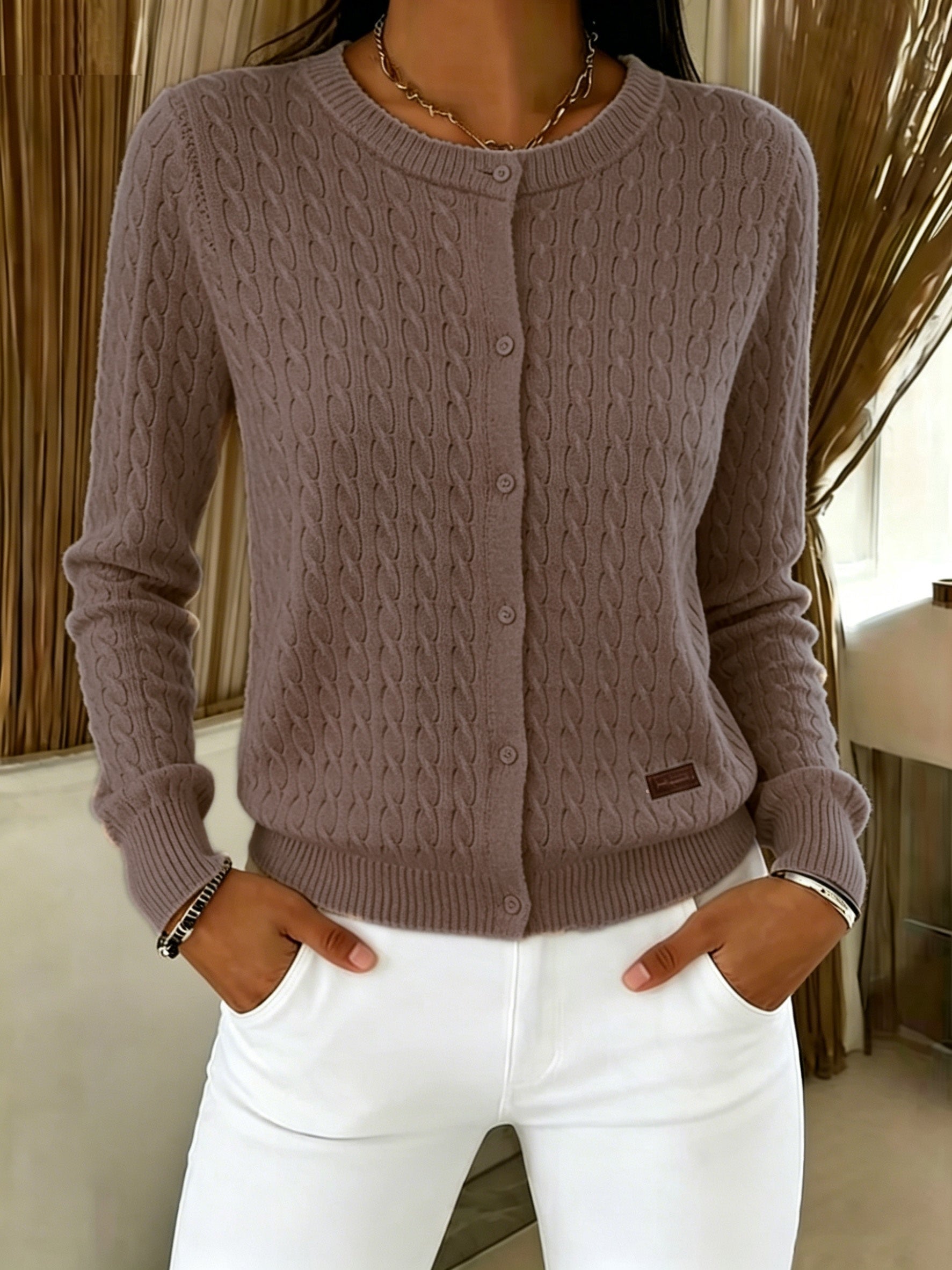 Hera Cardigan Dame | Strikket med Snoninger og Knapper 6