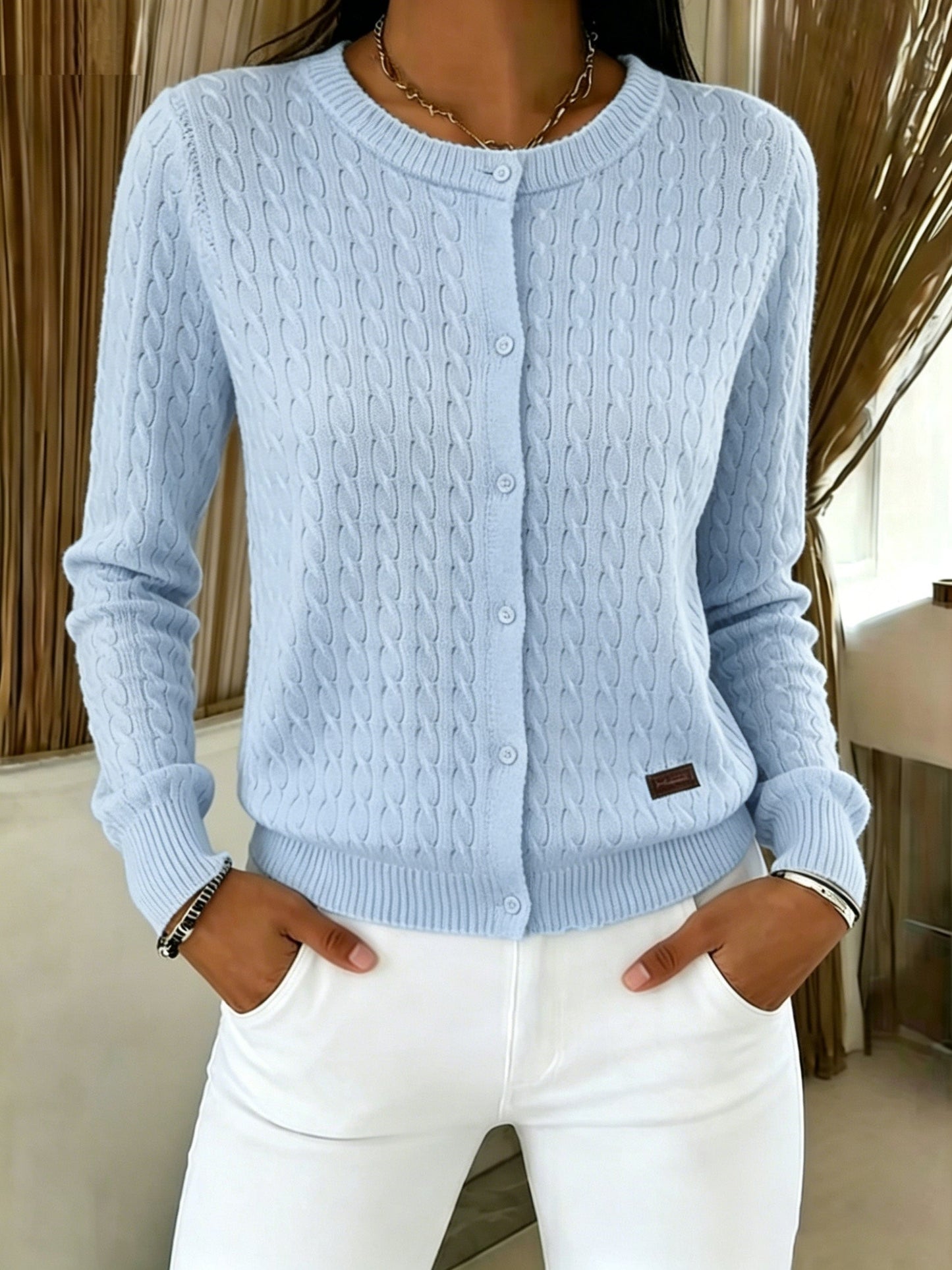 Hera Cardigan Dame | Strikket med Snoninger og Knapper 7