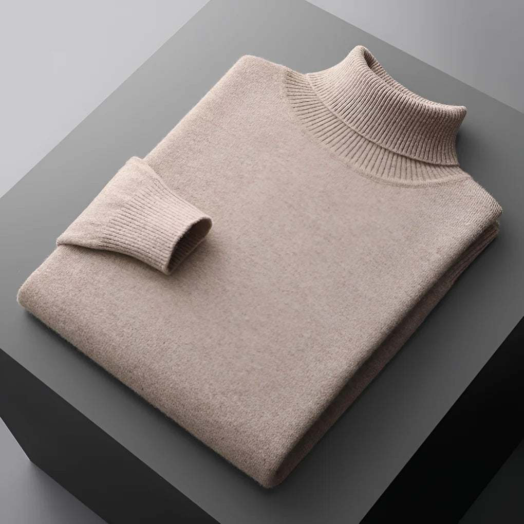 Khaki strikbluse med rullekrave og ribstrikkede manchetter