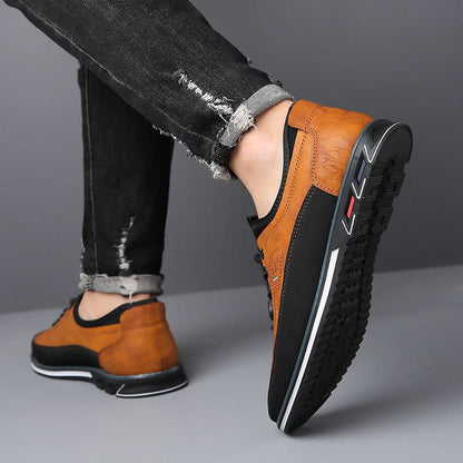 Egil | Lave sneakers med elastiksnørebånd og profileret sål