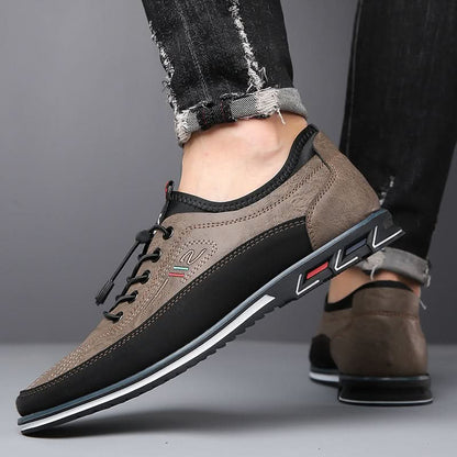 Egil | Lave sneakers med elastiksnørebånd og profileret sål