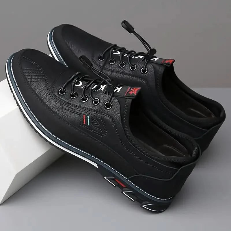 Egil | Lave sneakers med elastiksnørebånd og profileret sål