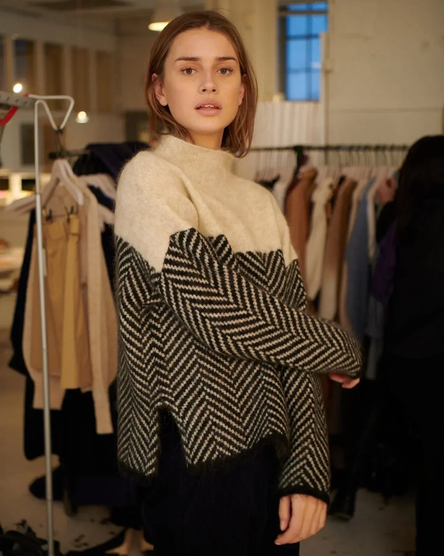 Nora Uldtrøje Dame | Faux Cashmere, Struktureret Rullekrave 1