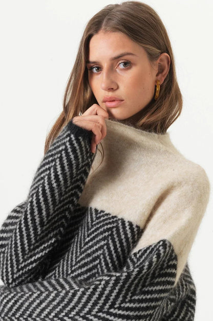 Nora Uldtrøje Dame | Faux Cashmere, Struktureret Rullekrave 5