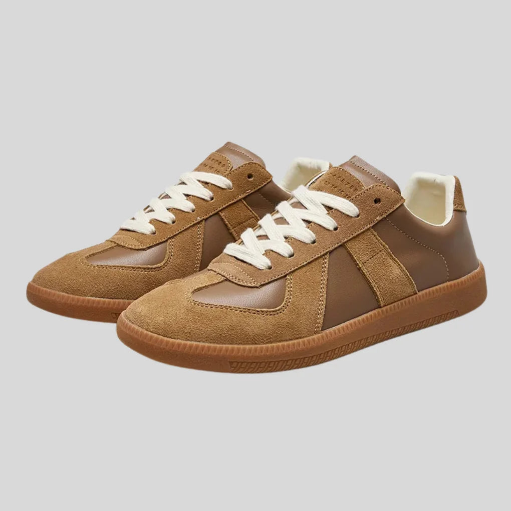 Brune lave sneakers med snørebånd og kontrastpaneler, gummi-sål