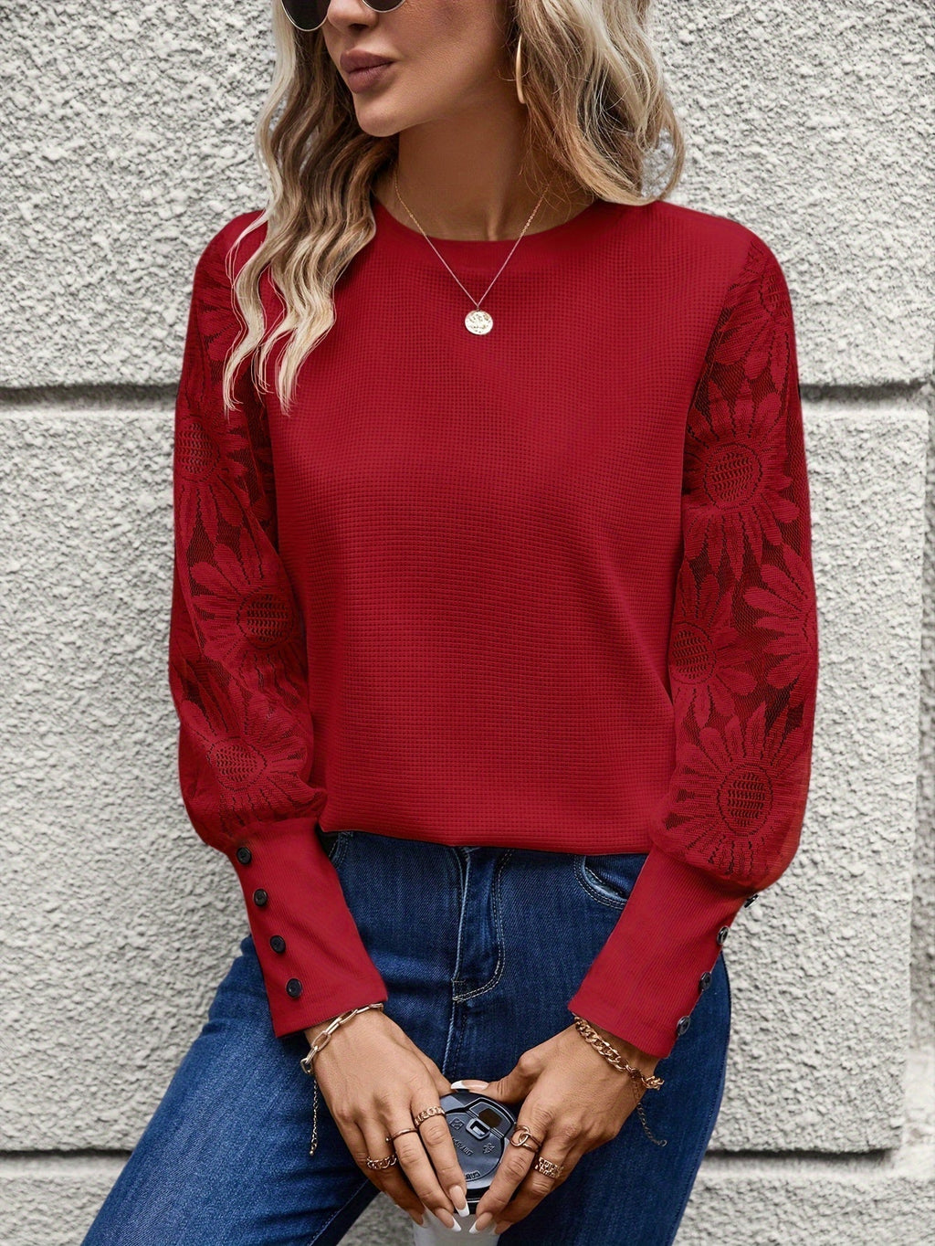 Sila Blomsterblonde T-shirt | Elegant Rund Hals 3