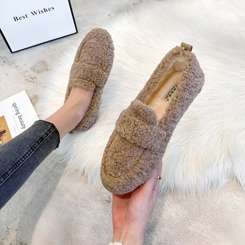 Brune teddy-mokkasiner med gummisål og rund moc-tå