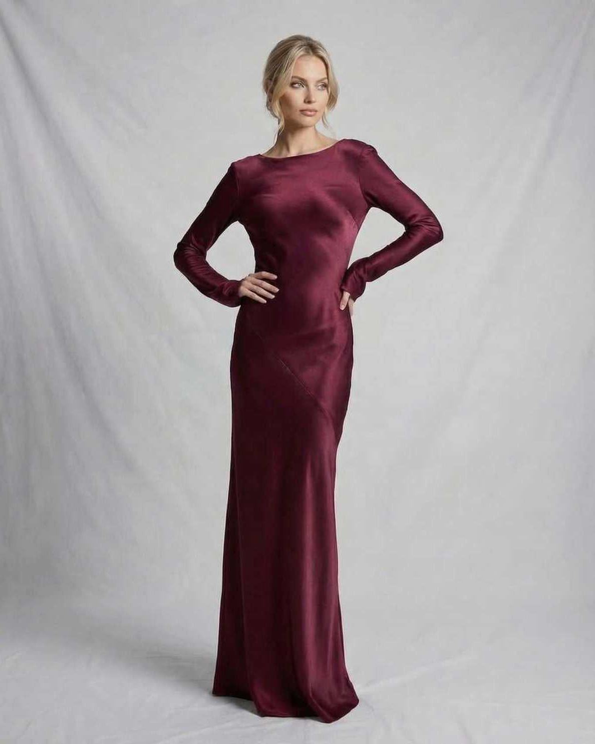 Vesper Maxi Kjole | Satin, Slank Pasform, Lange Ærmer, Dyb Bordeaux 5